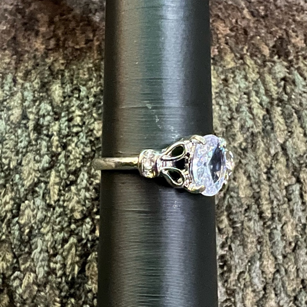 5/$25 New Elegant Butterfly Wing Silver Tone Ring-Size 7 - Picture 2 of 3